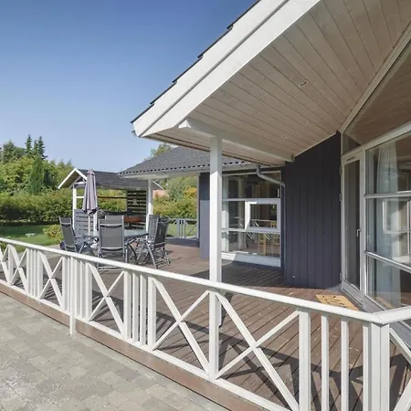 Three-bedroom Holiday In 別荘 *