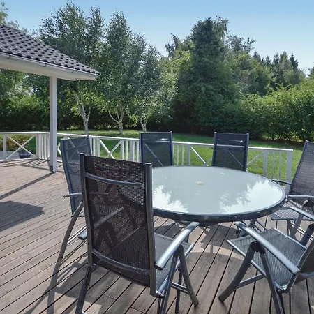 Three-bedroom Holiday In 別荘 *